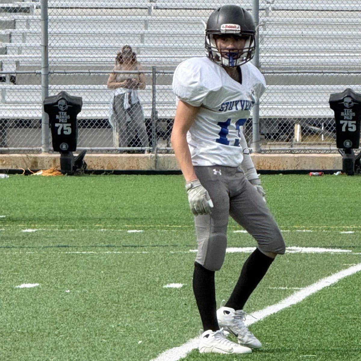 Sophomore Jeffrey Perez in Stuyvesant football game. (Photo: Amanda Rodriguez)